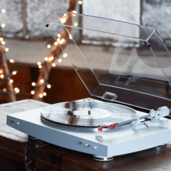 Audio-Technica AT-LP3 automaatne vinüülplaadimängija, valge
