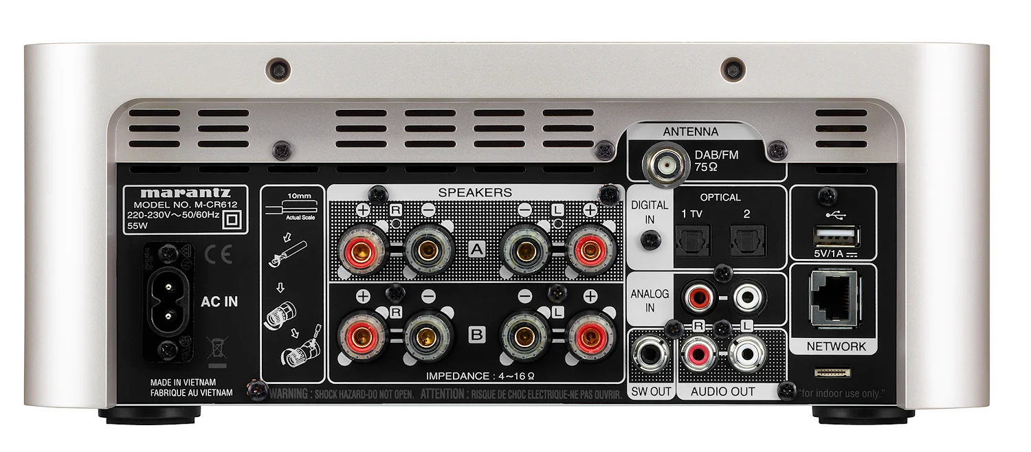 Marantz M-CR612 muusikakeskus tagantvaates