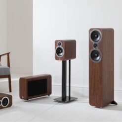 Q Acoustics 3000i seeria kõlarid pähkliviimistluses