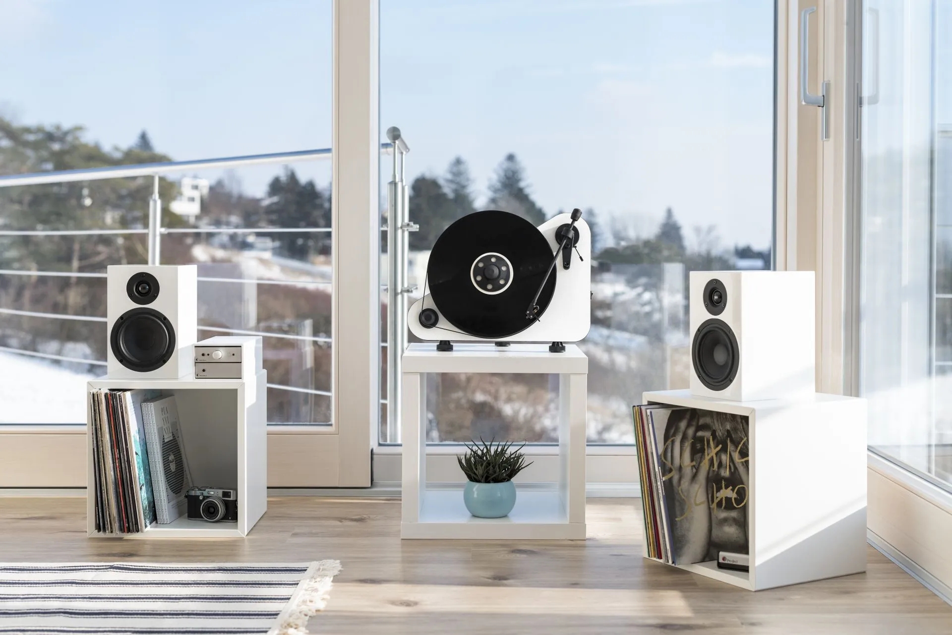 Vinüülplaadimängijaga helisüsteem tootjalt Pro-Ject