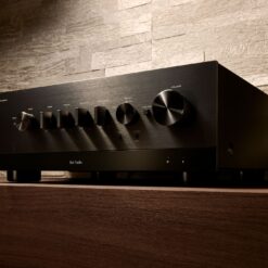 Yamaha R-N800A võrguomadustega stereoressiiver
