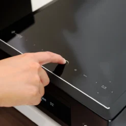 Denon Ceol RCD-N12 musta keskuse puutetundlikud juhtnupud