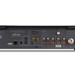Arcam A25 integreeritud võimendi, tagapaneel / liidesed
