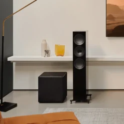 KEF Kube 12 MIE subwoofer ja KEF R7 Meta põrandakõlarid
