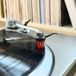Ortofon 2M Bronze Premounted helipeakomplekt