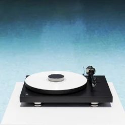 Pro-Ject Debut PRO B balansseeritud väljundiga vinüülplaadimängija