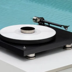 Pro-Ject Debut PRO B balansseeritud väljundiga vinüülplaadimängija