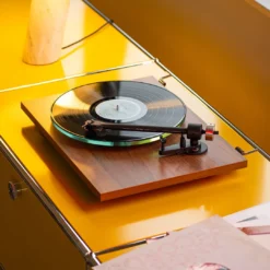 Pro-Ject T2 Super Phono vinüülplaadimängija