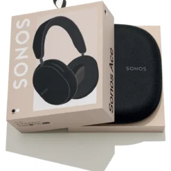 Sonos ACE kõrvaklapid, karp ja vutlar