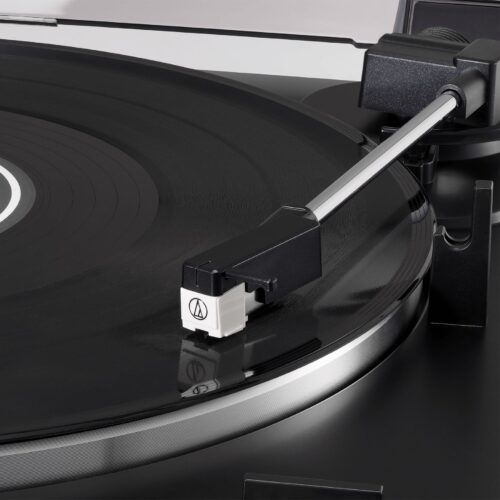 Audio Technica LP60x täisautomaatne vinüülplaadimängija