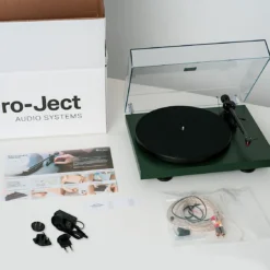 Pro-Ject Debut EVO 2 vinüülplaadimängija, komplekti sisu
