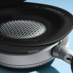 Beoplay H100 Dolby Atmos toega juhtmevabad kõrvaklapid
