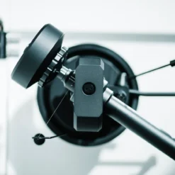 Pro-Ject XA B balansseeritud väljundiga vinüülplaadimängija