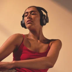 Cambridge Audio Melomania P100 mürasummutavad juhtmevabad kõrvaklapid