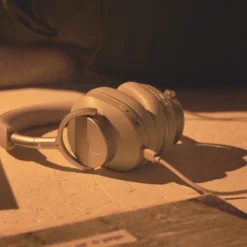 Cambridge Audio Melomania P100 mürasummutavad juhtmevabad kõrvaklapid
