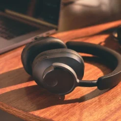 Cambridge Audio Melomania P100 mürasummutavad juhtmevabad kõrvaklapid