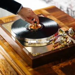 Pro-Ject Classic Reference vinüülplaadimängija