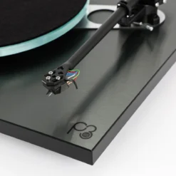 Rega Planar 3 RS vinüülplaadimängija