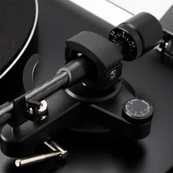Argon Audio TT-4 Mk2 eelvõimendiga manuaalne vinüülplaadimängija