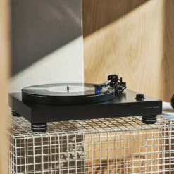 Argon Audio TT-4 Mk2 eelvõimendiga manuaalne vinüülplaadimängija