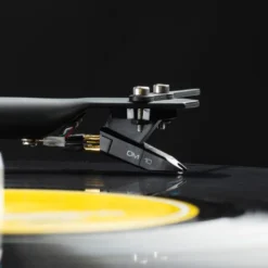 Pro-Ject T1 EVO vinüülplaadimängija