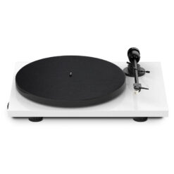 Pro-Ject E1 BT vinüülplaadimängija koos AT3600L helipeaga