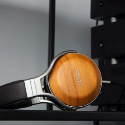 Denon AH-D9200 suletud tüüpi kõrvaklapid