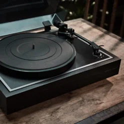 Argon Audio TT Signature manuaalne eelvõimendita vinüülplaadimängija
