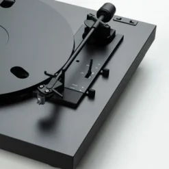 Pro-Ject A 1.2 täisautomaatne vinüülplaadimängija