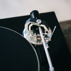 Rekkord Audio M600 manuaalne vinüülplaadimängija