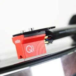 Rekkord Audio M600 manuaalne vinüülplaadimängija