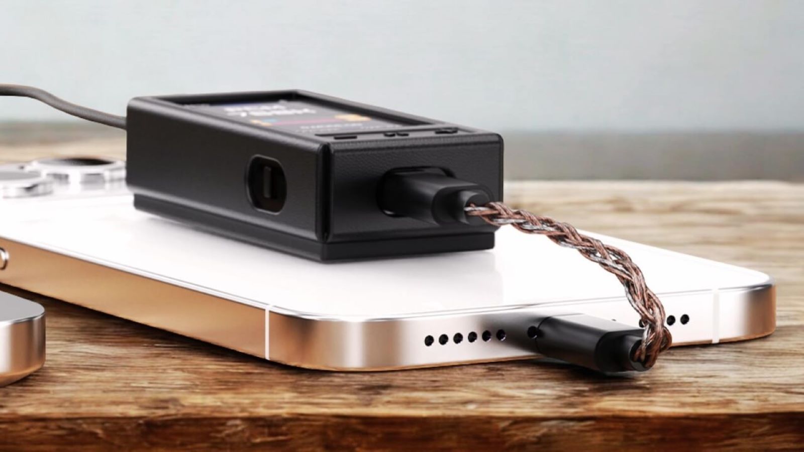 FiiO QX13 kompaktne DAC ja kõrvaklapivõimendi