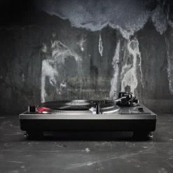 Vestlyd PRO T1 vinüülplaadimängija DJ-le