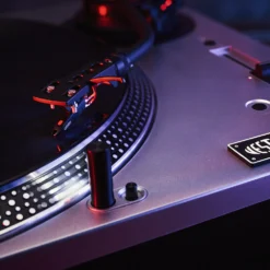 Vestlyd PRO T1 vinüülplaadimängija DJ-le