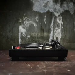 Vestlyd PRO T2 vinüülplaadimängija DJ-le