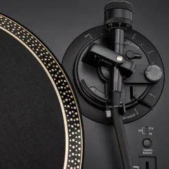 Vestlyd PRO T2 vinüülplaadimängija DJ-le