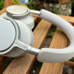 Cambridge Audio Melomania P100SE mürasummutavad juhtmevabad kõrvaklapid