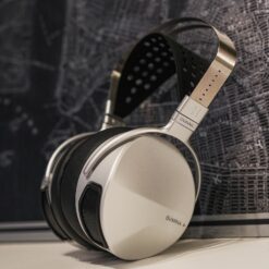 Hifiman Isvarna unikaalsed poolavatud tüüpi hübriidsete kuularielementidega kõrvaklapid