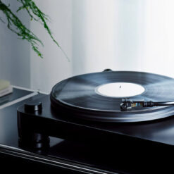 Audio-Technica AT-LP7X manuaalne rihmveoga vinüülplaadimängija