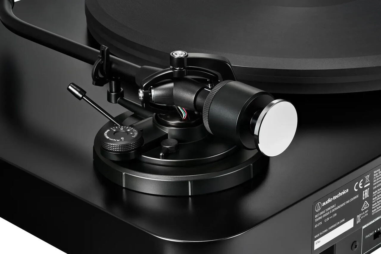 Audio-Technica AT-LP7X manuaalne rihmveoga vinüülplaadimängija