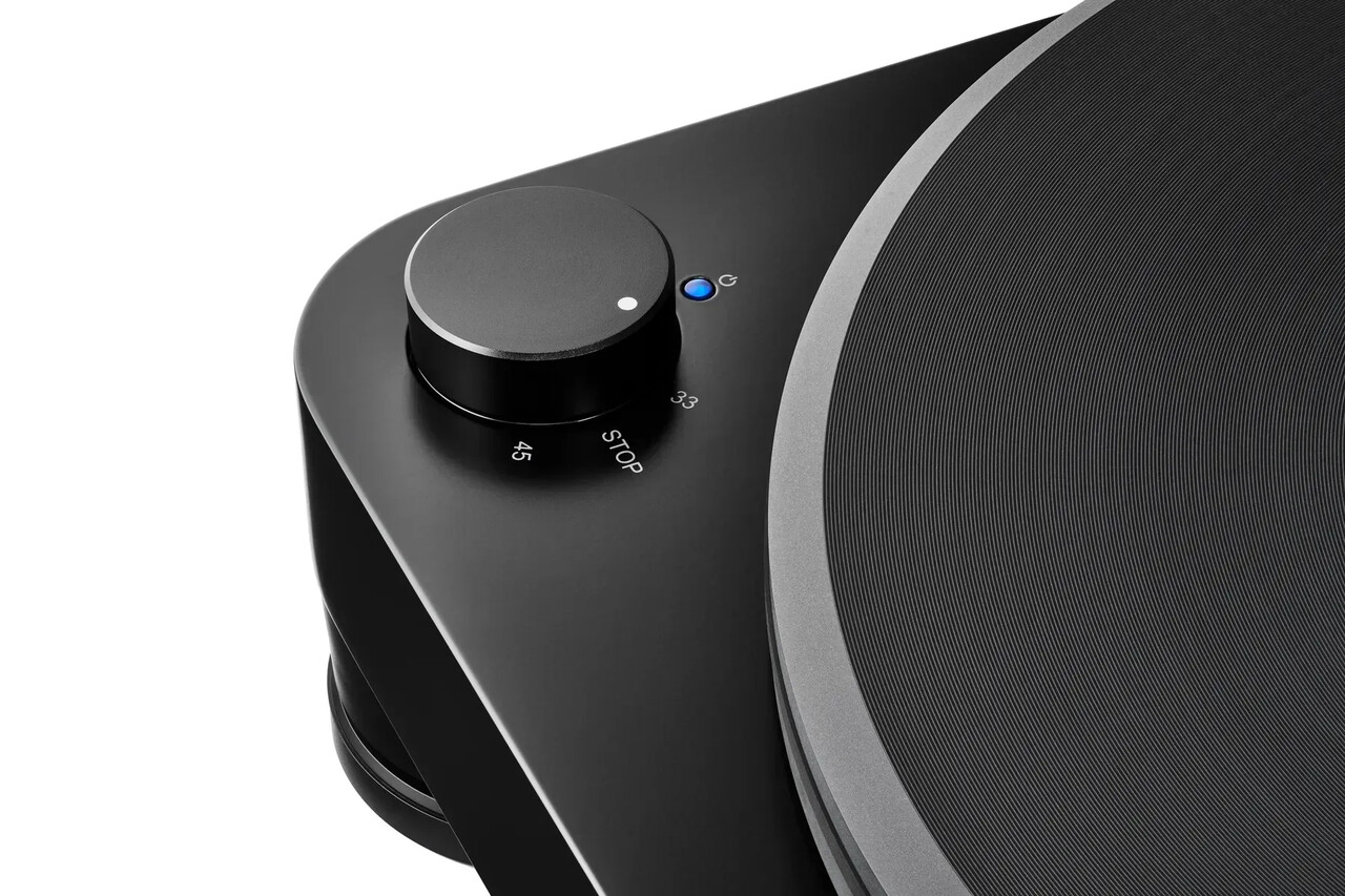 Audio-Technica AT-LP7X manuaalne rihmveoga vinüülplaadimängija