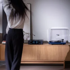 Onkyo Y-40 striimiv integreeritud helivõimendi