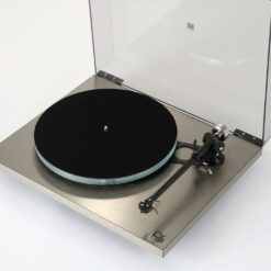 Rega Planar 6 RS Edition manuaalne vinüülplaadimängija
