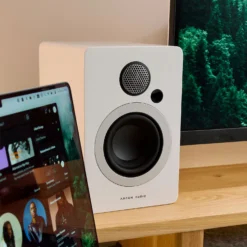 Argon Audio Studie 3 kompaktsed aktiivkõlarid