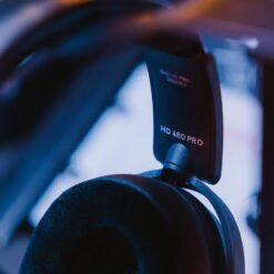Sennheiser HD 480 Pro suletud tüüpi stuudiokasutusse mõeldud kõrvaklapid