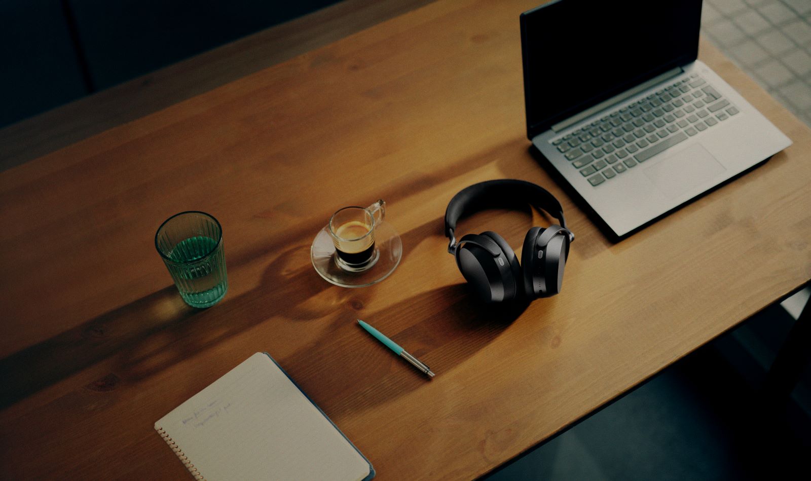 Sennheiser MOMENTUM 5 juhtmevabad mürasummutavad kõrvaklapid