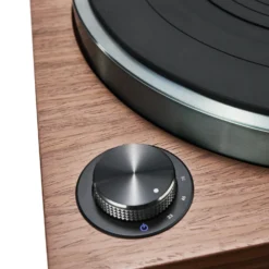 Argon Audio Aurora manuaalne eelvõimendiga vinüülplaadimängija