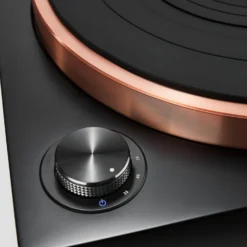 Argon Audio Aurora manuaalne eelvõimendiga vinüülplaadimängija